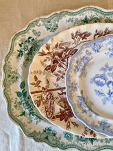 Load image into Gallery viewer, A 19th century blue and white Asiatic Pheasant platter