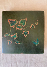 Load image into Gallery viewer, Green ivy and butterfly box