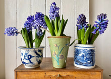 Load image into Gallery viewer, Pretty Italian decoupage planter