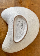 Load image into Gallery viewer, Italian mid-century hand painted dish