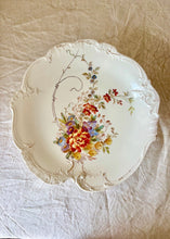 Load image into Gallery viewer, Floral cake stand from Bonn, Germany