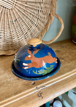 Load image into Gallery viewer, Earthenware small plate and cloche with rabbit