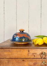 Load image into Gallery viewer, Earthenware small plate and cloche with rabbit