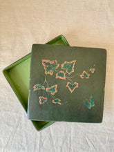 Load image into Gallery viewer, Green ivy and butterfly box