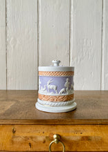 Load image into Gallery viewer, Pretty lilac trinket pot with lid