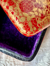 Load image into Gallery viewer, Large cushion-style papier mache decorated box