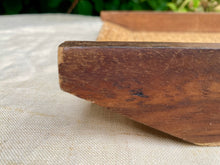 Load image into Gallery viewer, Woven seagrass covered wooden tray