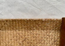 Load image into Gallery viewer, Woven seagrass covered wooden tray