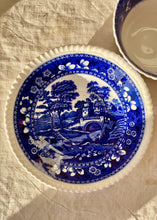 Load image into Gallery viewer, Copeland Spode's Tower design cup and saucer