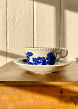 Load image into Gallery viewer, Copeland Spode's Tower design cup and saucer