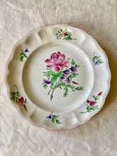 Load image into Gallery viewer, A set of 5 Luneville Faience dinner plates