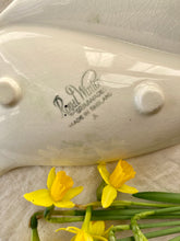 Load image into Gallery viewer, Royal Winton Fuchsia dish in green