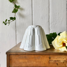 Load image into Gallery viewer, Antique white Shelley China 'Ritz' jelly/pudding mould