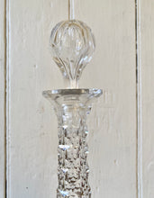Load image into Gallery viewer, Classical lead crystal balloon-style decanter