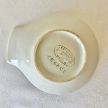 Load image into Gallery viewer, White scallop shell dish