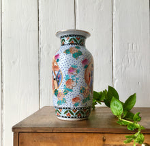 Load image into Gallery viewer, Hand decorated oriental vase