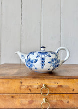 Load image into Gallery viewer, Delft hand painted teapot, Holland
