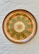 Load image into Gallery viewer, Floral slipware wall plate
