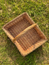 Load image into Gallery viewer, Large vintage baker&#39;s basket with flat base
