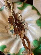 Load image into Gallery viewer, Fine antique papier mache fluted dish with articulated handle
