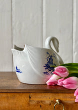 Load image into Gallery viewer, Royal Winton Willow Pattern swan planter
