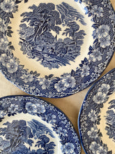 Load image into Gallery viewer, Set of 4 side plates by Wedgwood - &#39;Woodland&#39; pattern
