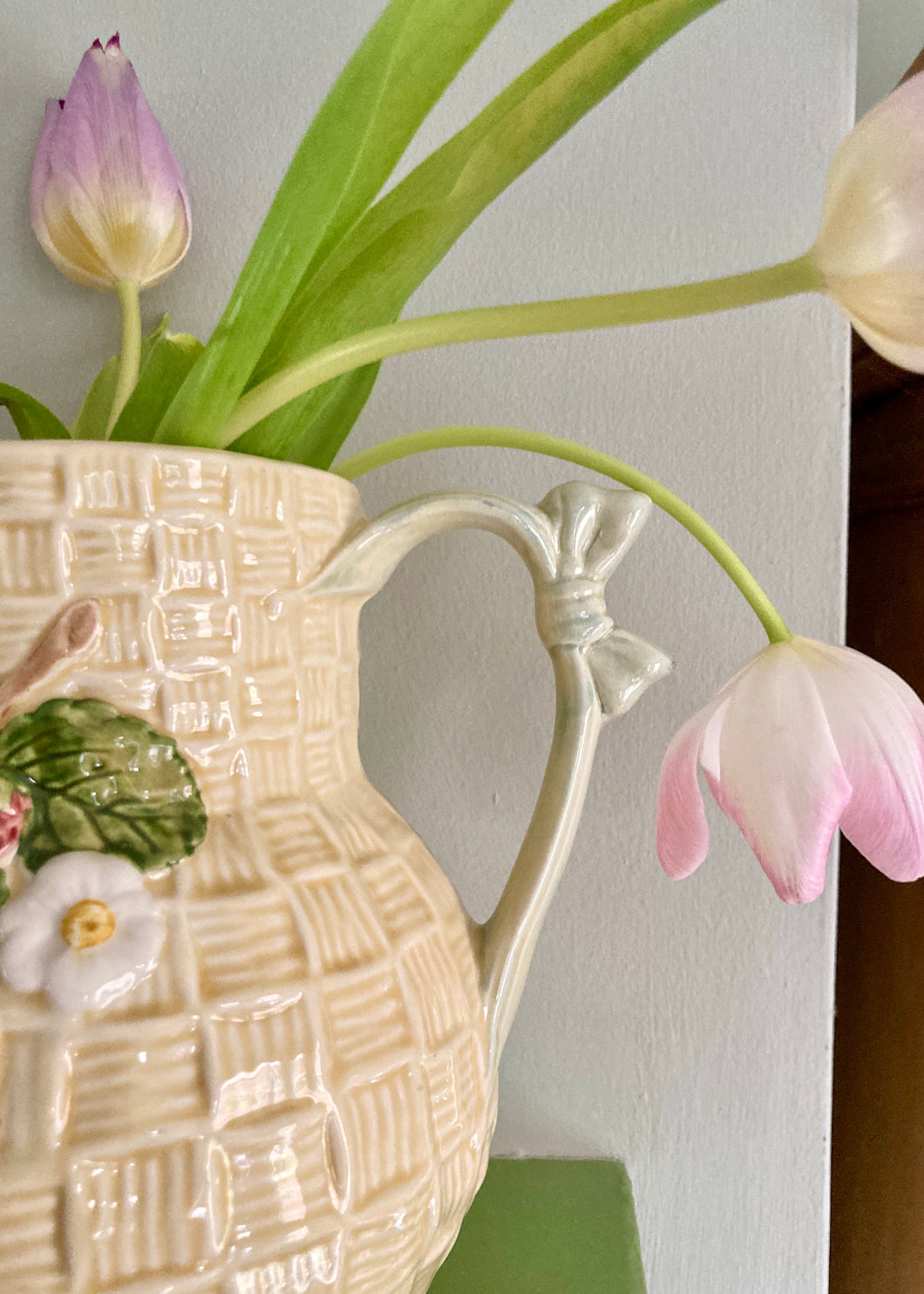 Shorter & Son strawberry jug with bow handle