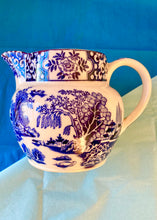 Load image into Gallery viewer, Green &amp; Co. Ltd &#39;Ming&#39; Willow Pattern design blue and white jug
